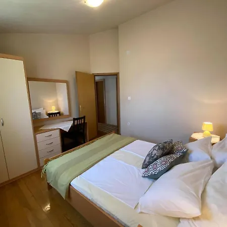 Apartment House Josip *